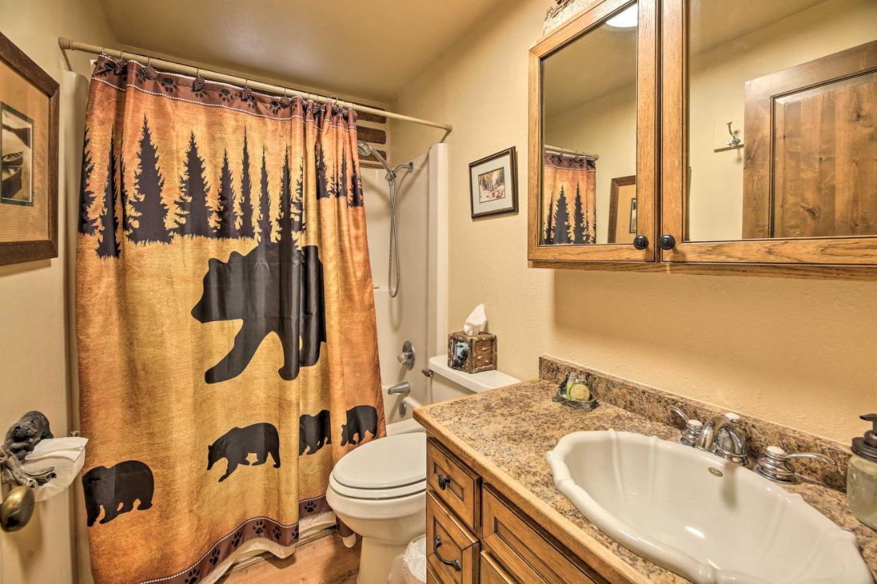 Rustic Lakeside Cabin - Family And Pet Friendly! パイントップ・レイクサイド エクステリア 写真
