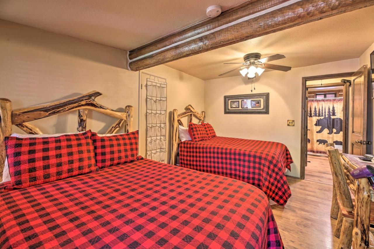 Rustic Lakeside Cabin - Family And Pet Friendly! パイントップ・レイクサイド エクステリア 写真